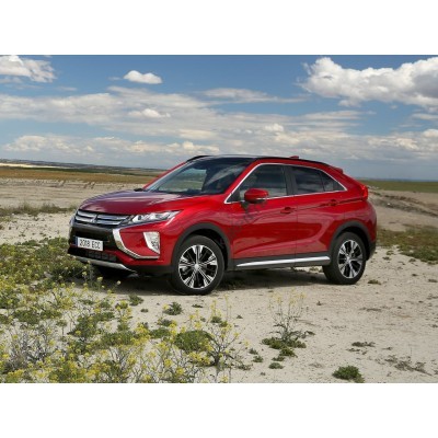 Mitsubishi Eclipse Cross 2018 - лекало салона