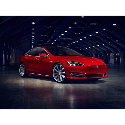 Tesla Model S 2018 - лекало салона