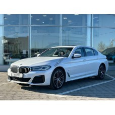 BMW 5 series 2023 - лекало экрана мультимедиа