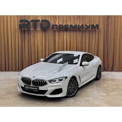 BMW 8 Series 2020 - лекало экрана мультимедиа