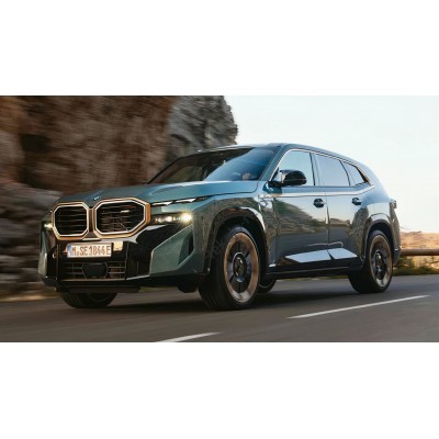 BMW XM - лекало фар