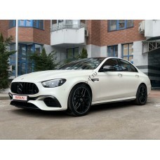 Mercedes-Benz E-Class (2020) AMG 63 - лекало экрана мультимедиа