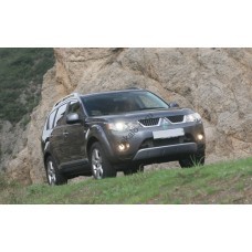 Mitsubishi Outlander 2 поколение XL 2005-2012 лекало переднее боковое стекло