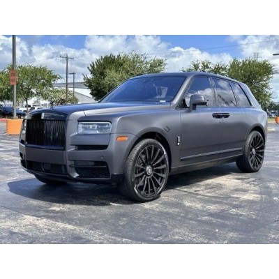 Rolls-Royce Cullinan 2019 - лекало экрана мультимедиа