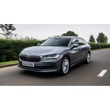 Skoda Superb EU 2025 - лекало салона