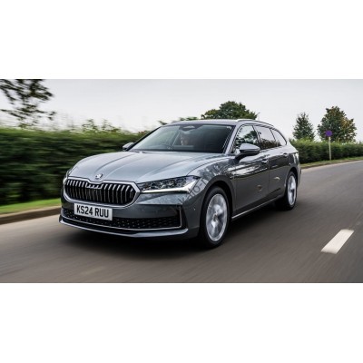 Skoda Superb EU 2025 - лекало салона