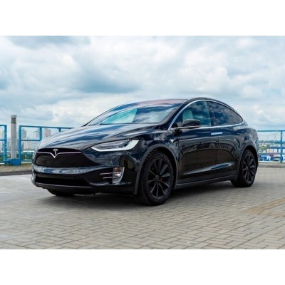 Tesla Model X (2017) - лекало салона