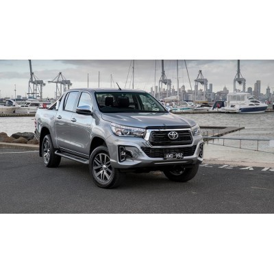 Toyota Hilux SR5 Double (2020) - лекало фар