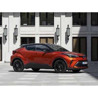 Toyota C-HR 2019 - лекало экрана мультимедиа