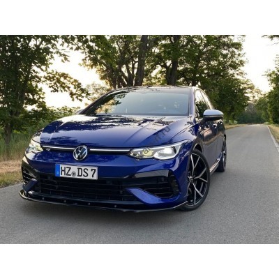 Volkswagen Golf R 2022 - лекало экрана мультимедиа